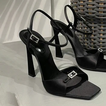 Женские босоножки на высоком каблуке с квадратным носком, лето 2023, новые черные атласные туфли на шпильке с босоножками.