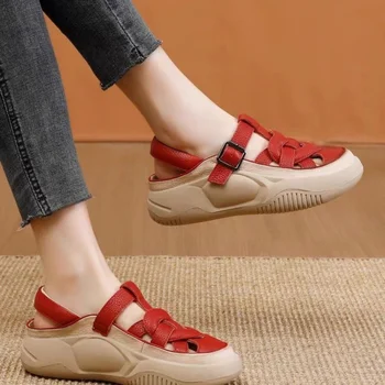 Новая женская спортивная обувь 2023 Летние дышащие легкие женские сандалии на плоской подошве в римском стиле с закрытым носком на танкетке и платформе, женские повседневные сандалии